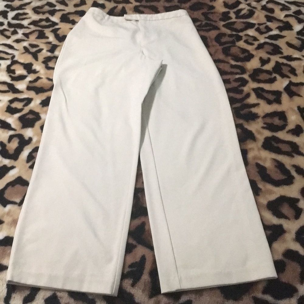 Gently used Jaclyn Smith slacks sz 6 in light tan
